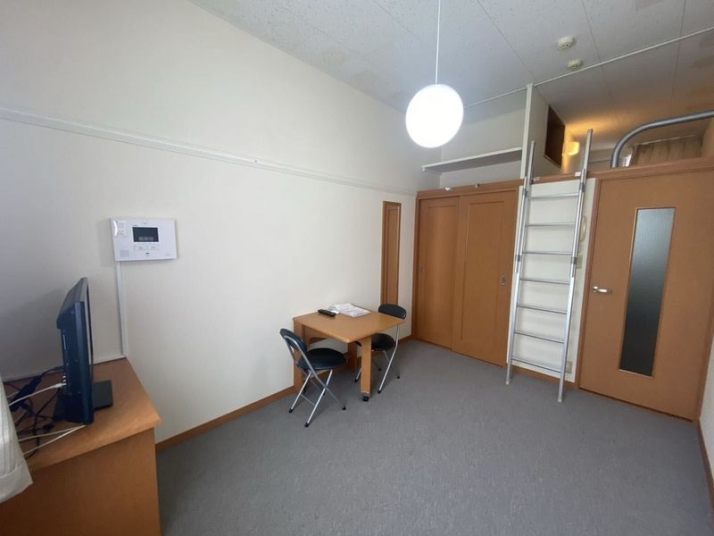 レオパレス天白 居間
