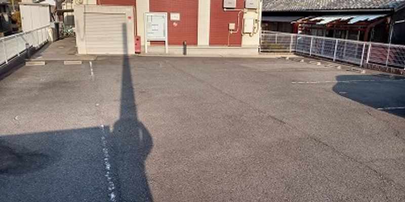 レオネクストリバーサイド明和 駐車場