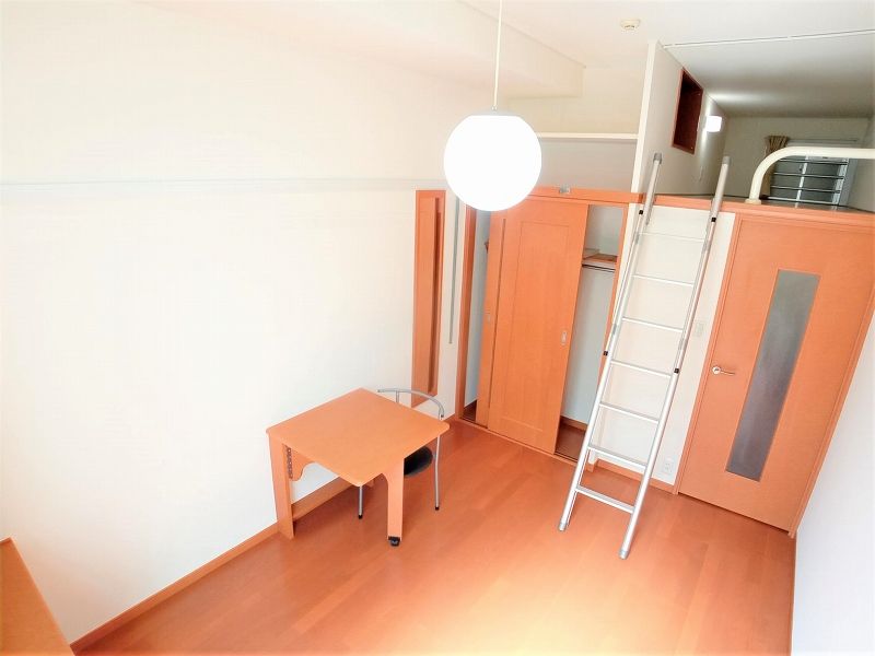 レオパレススカイピア２１ 居間
