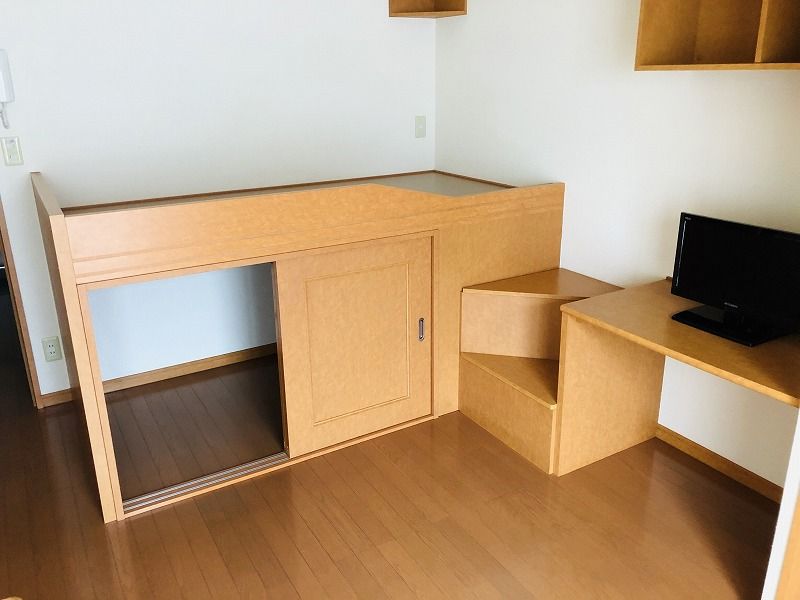 レオパレスフォルテ 居間