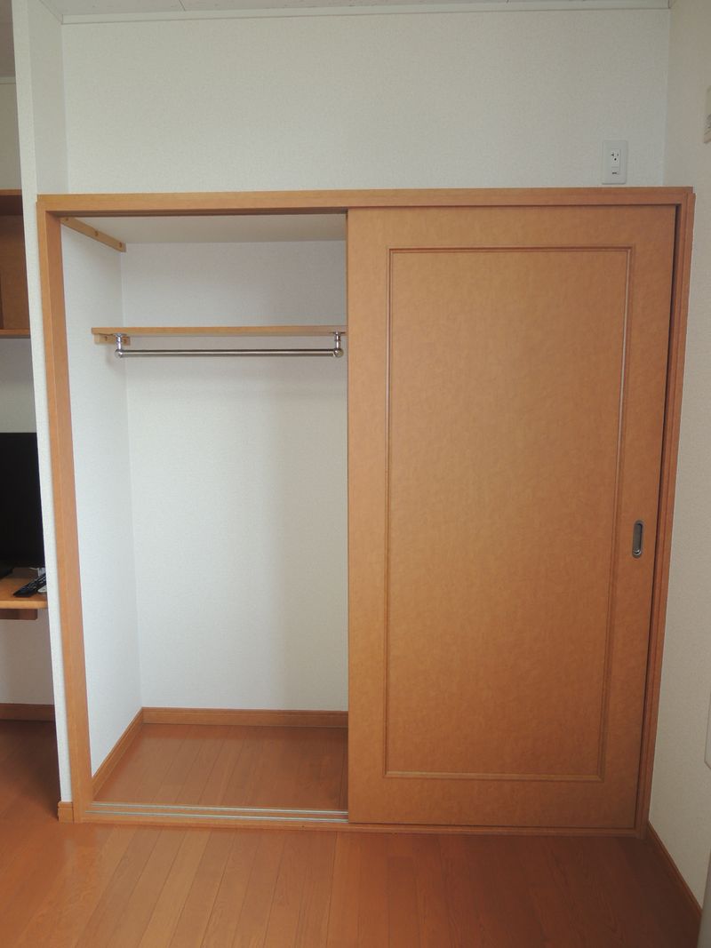レオパレスフリーダ南５条 収納