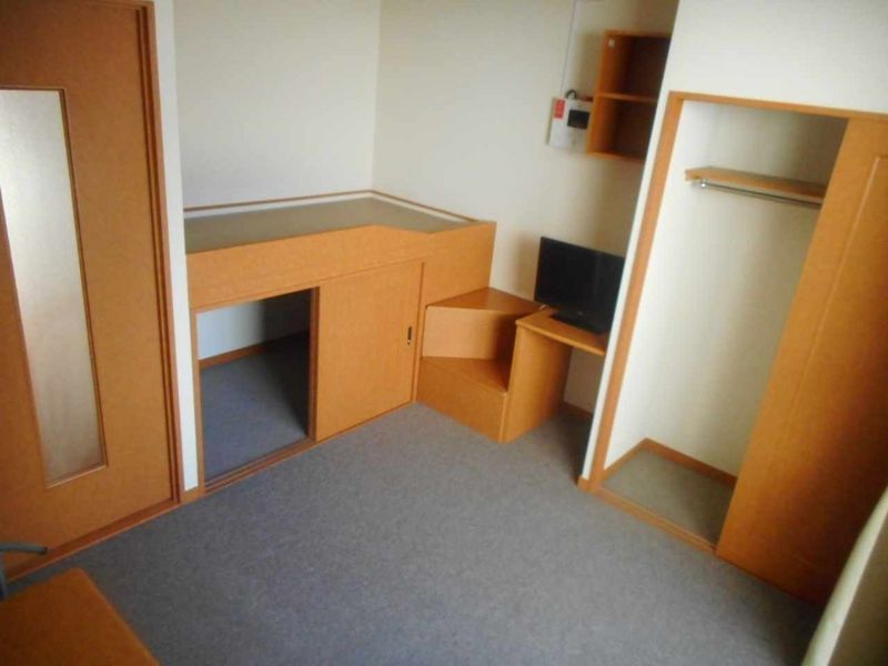 レオパレスナンナン 居間