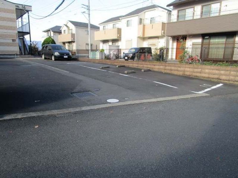 レオパレスサンシャイン　Ｋ 駐車場