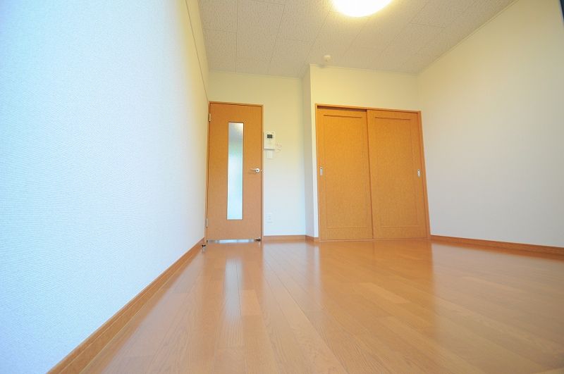 レオパレス大塩 居間