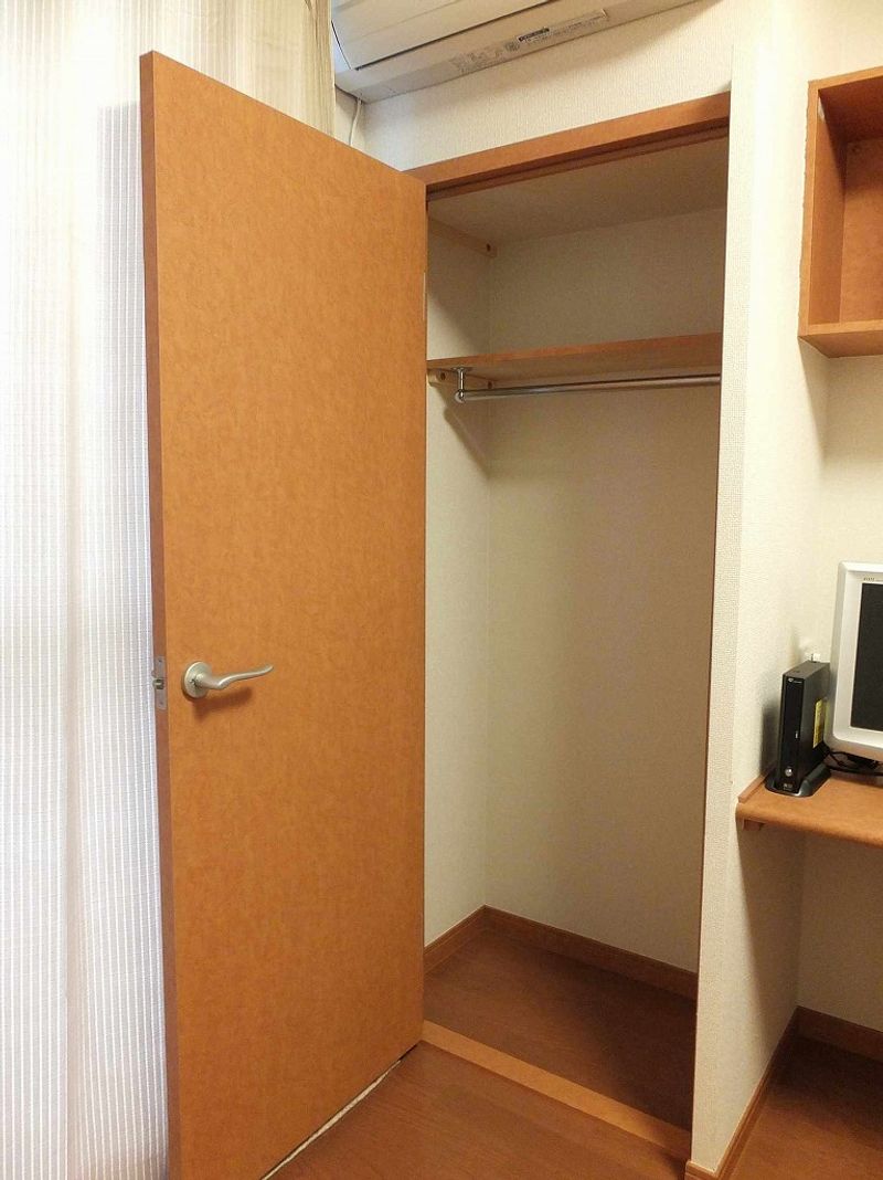レオパレス森小路 収納