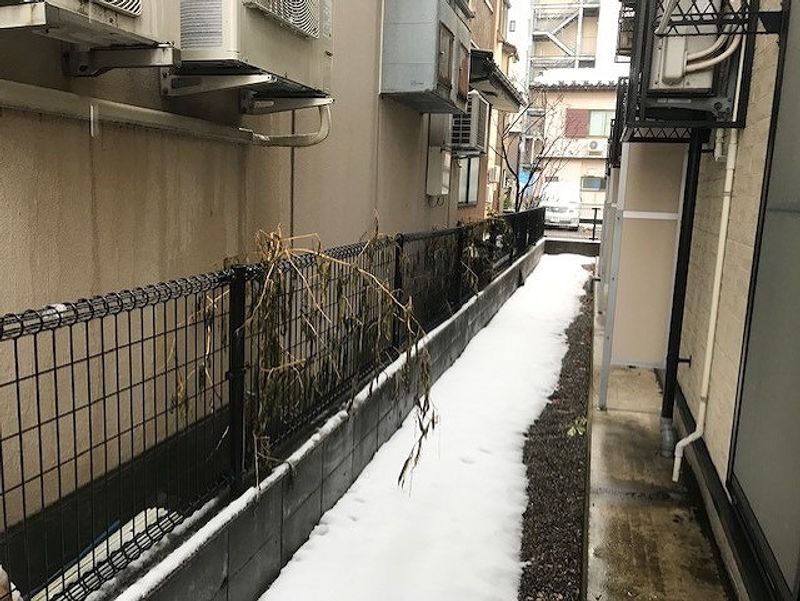 レオパレスＨＡＫＵ バルコニー