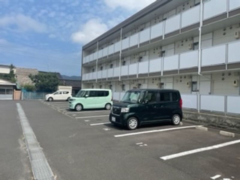 レオパレス出雲 駐車場