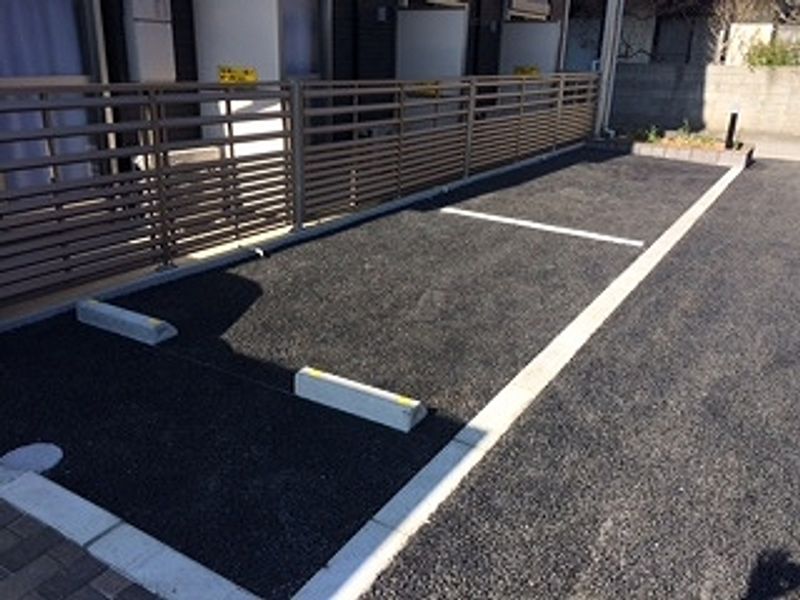 クレイノエスポワール 駐車場