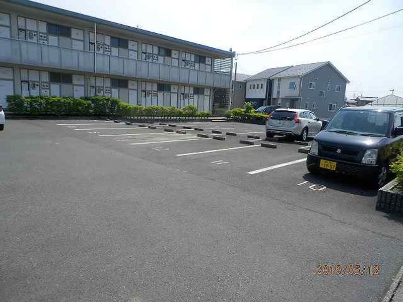 レオパレス杉本 駐車場