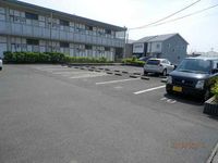 レオパレス杉本 駐車場