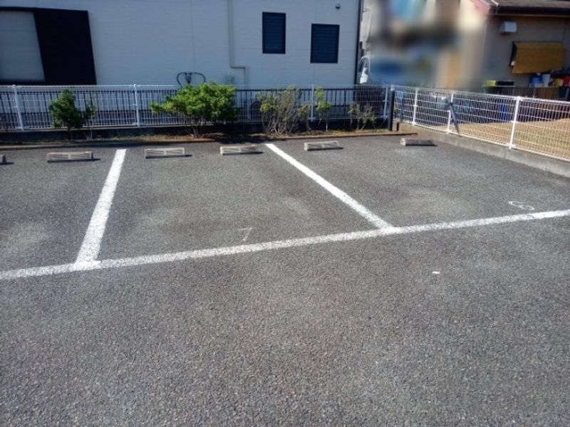 レオパレスサンコート寒川 駐車場