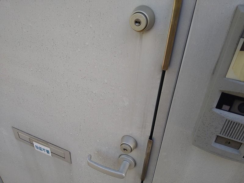 レオパレスヴィラ　ゼルコバ 玄関