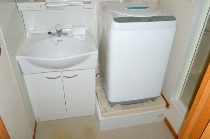 レオパレスグランドテール 洗面所