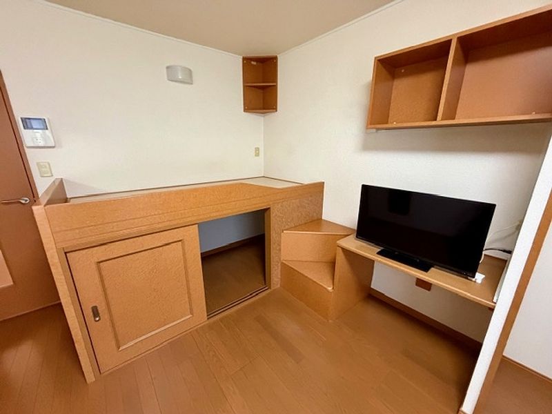 レオパレス源池 寝室