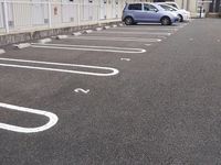 レオパレス蕾 駐車場