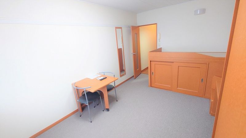 レオパレスサンライズ宮ノ上 居間