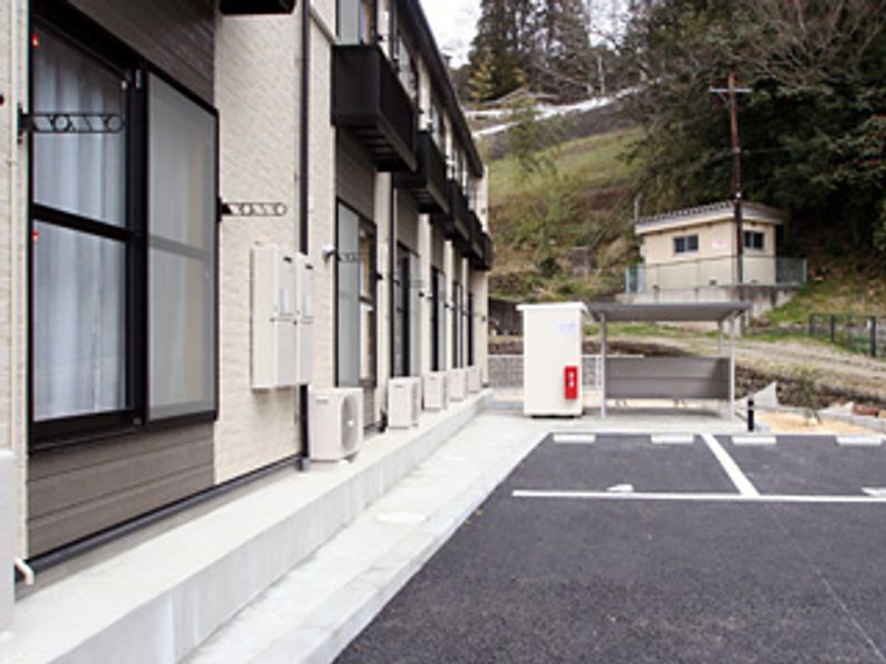 レオパレスＭＹＣ 駐車場