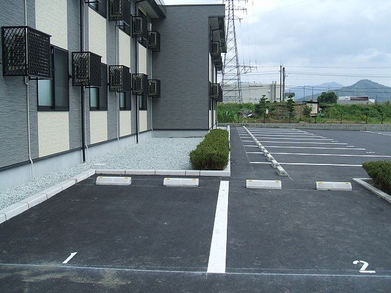 レオパレス九日市 駐車場
