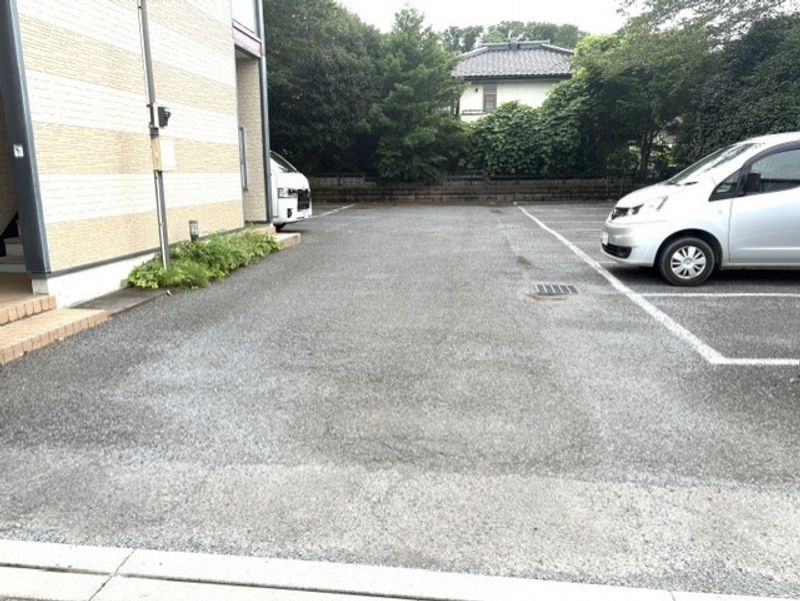 leopalace Lapis Light Parking lot