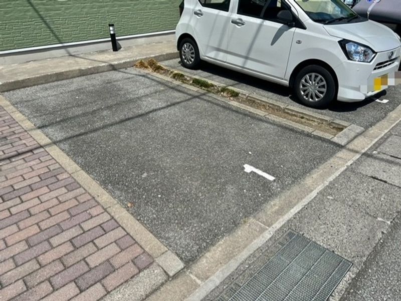 レオパレスセレンディピティ 駐車場