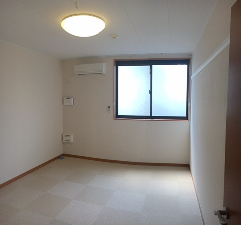 レオパレスレオーノⅢ 居間