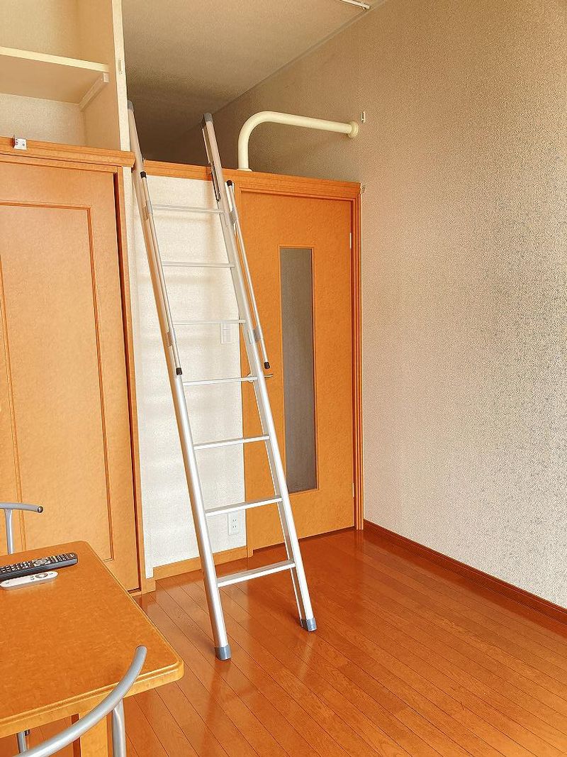 レオパレスユータス　Ⅱ 居間