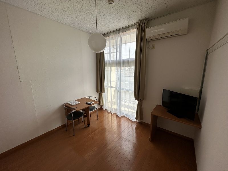 レオパレス吉宗 居間