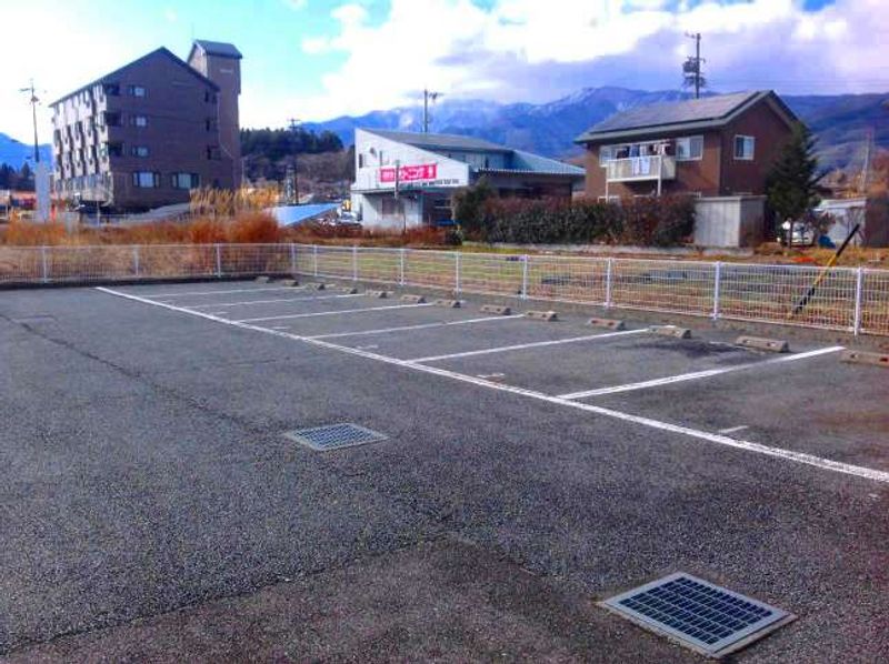 レオパレスＳＡＫＡＩＹＡ 駐車場
