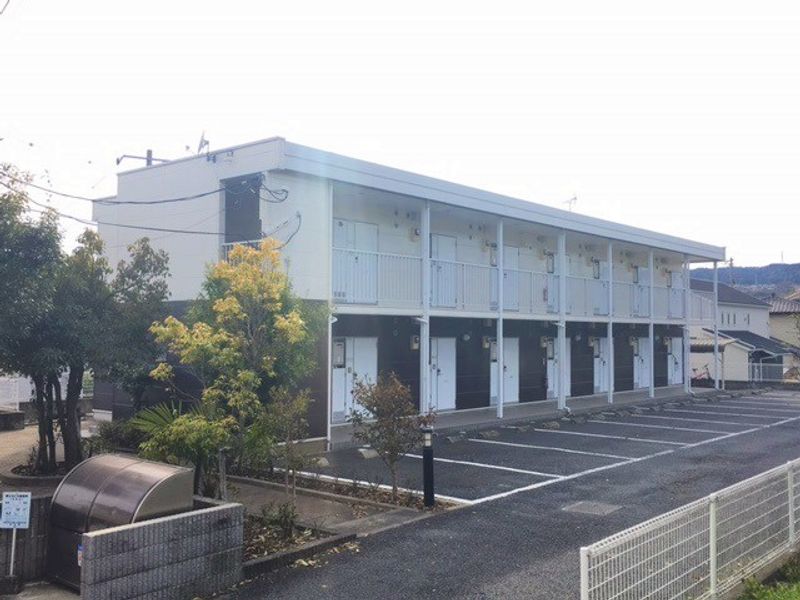 レオパレスＨｉｇａｓｉｙａｍａ 駐車場