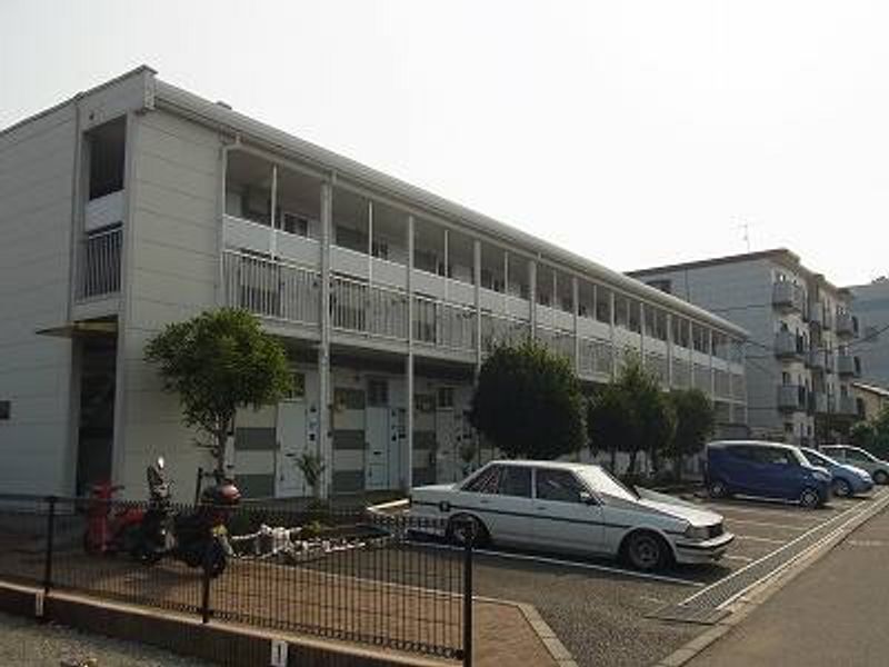 レオパレスクレスト 駐車場