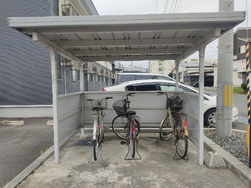 LEONEXT Okamisawa Shared spaces