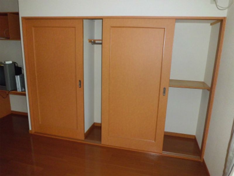 レオパレスロベリア 収納