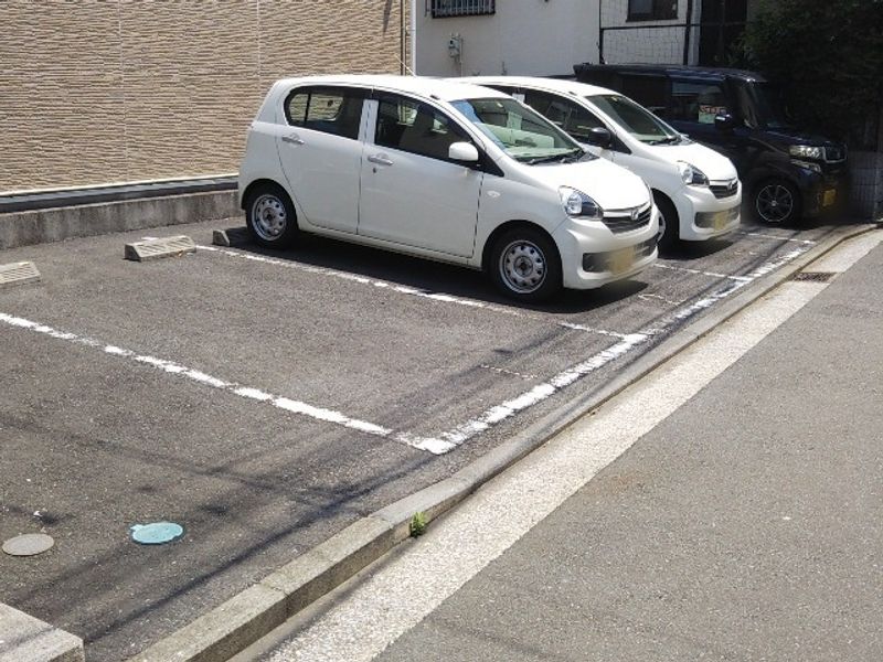 レオパレス青砥坂 駐車場