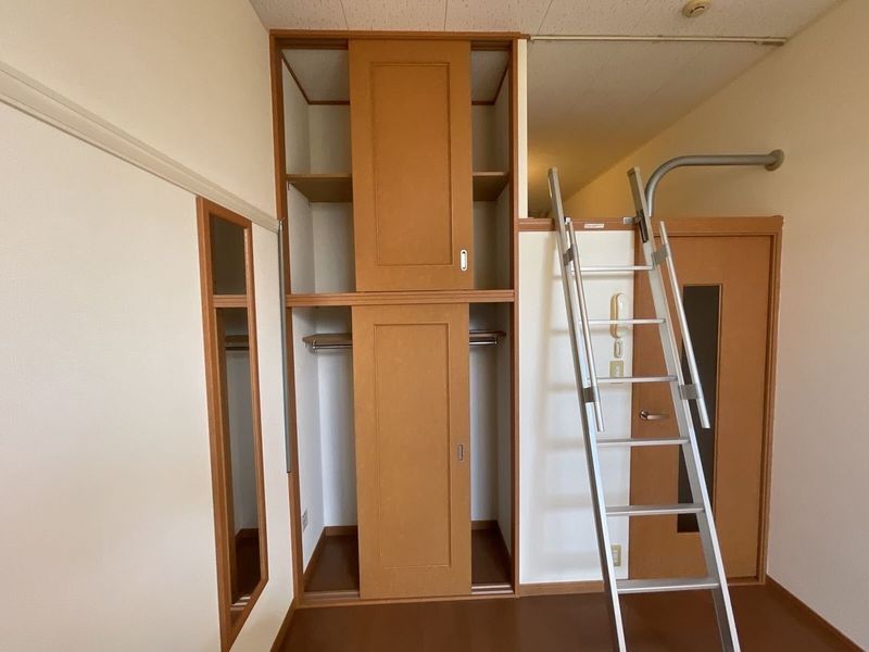 レオパレス和歌川 収納