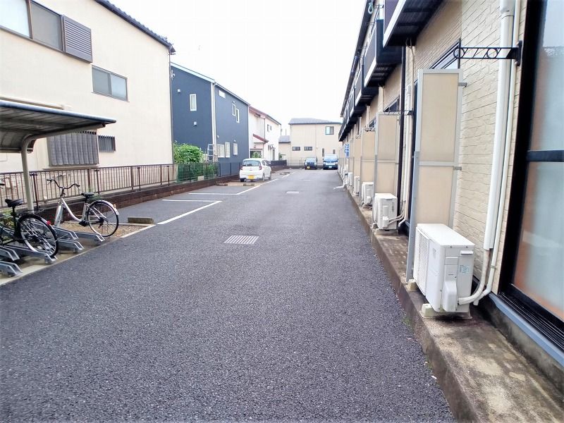 レオパレスフレンズ 駐車場