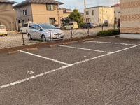 レオパレスミドリノ 駐車場