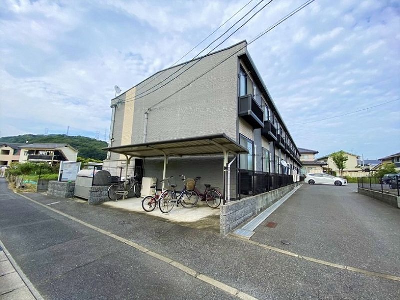 レオパレスルミエール明神 外観