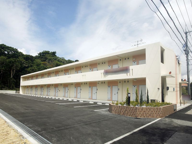 レオパレス加那 外観