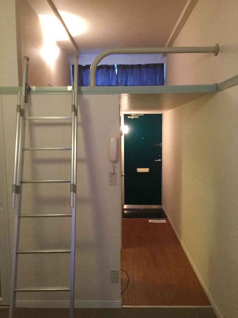 レオパレスＭ 居間