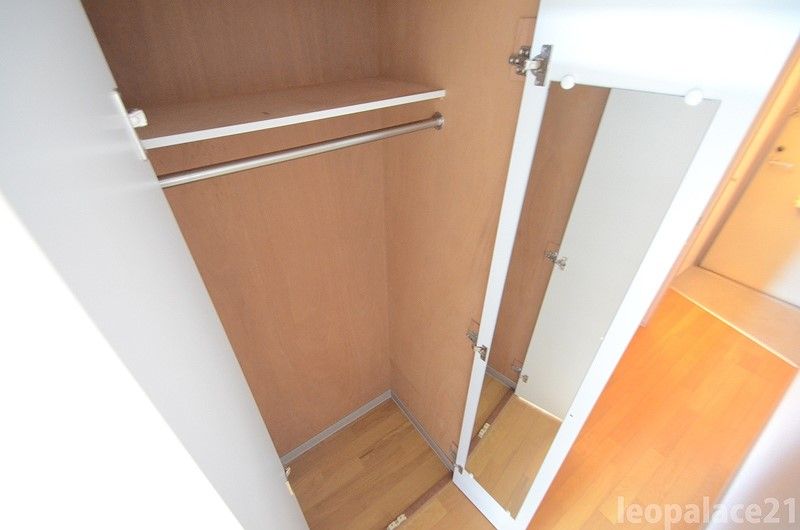 レオパレスツカサ 収納