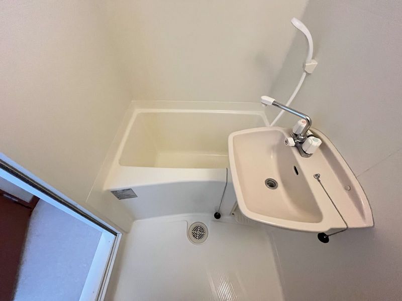 leopalace Shin Kawaousho Bathroom