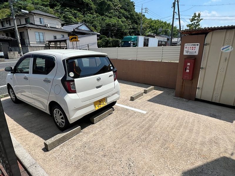 レオパレス祇園町 駐車場