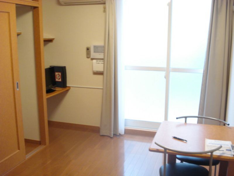 レオパレス忠雅Ⅲ 居間