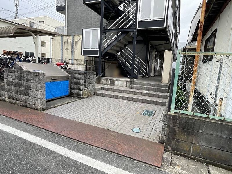 レオパレスアビタシオン エントランス
