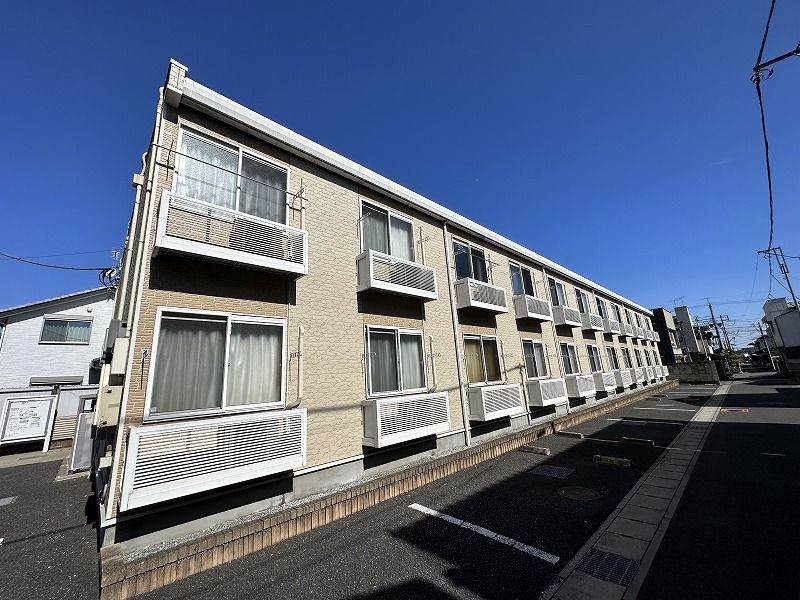 レオパレスカレーラ藤富 外観