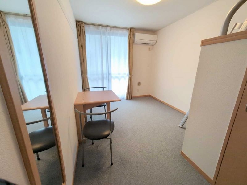 レオパレス２１リバーアイランド 居間