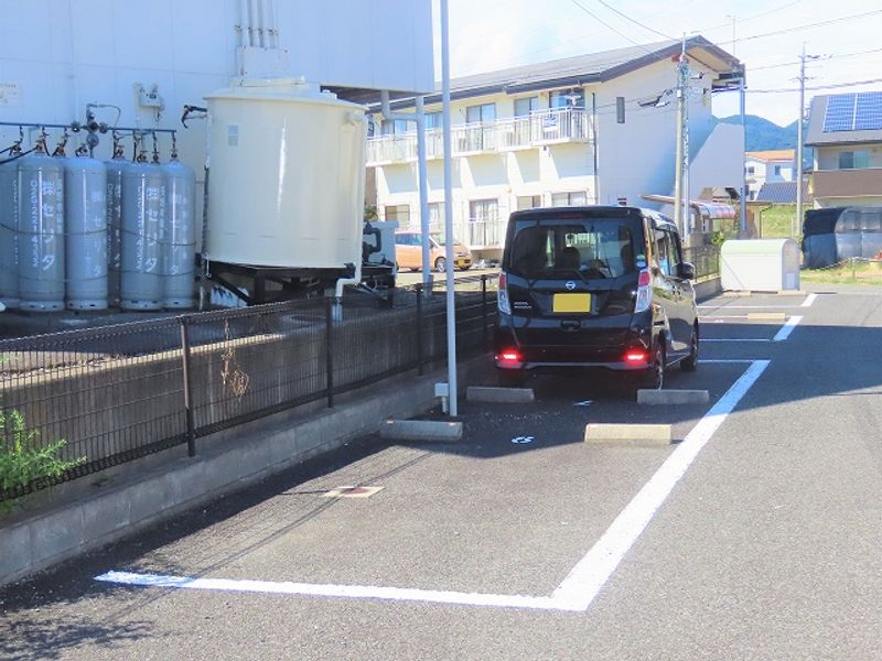 レオパレスＡＶＡＮＺＡＲＥ　Ｋ 駐車場