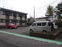レオパレスエクレール 駐車場