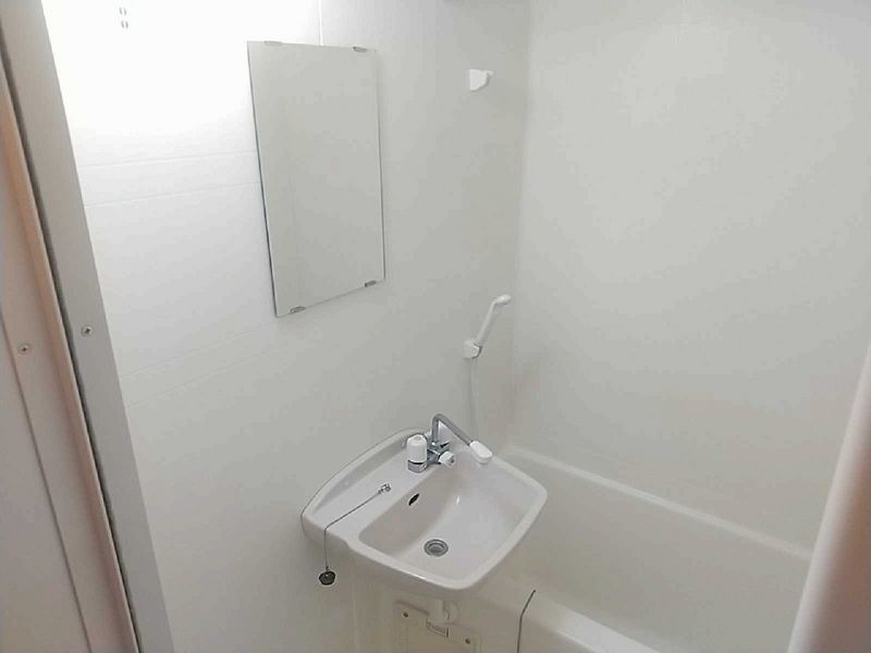 レオパレスカームＹＯＳＨＩＤＡ 洗面台