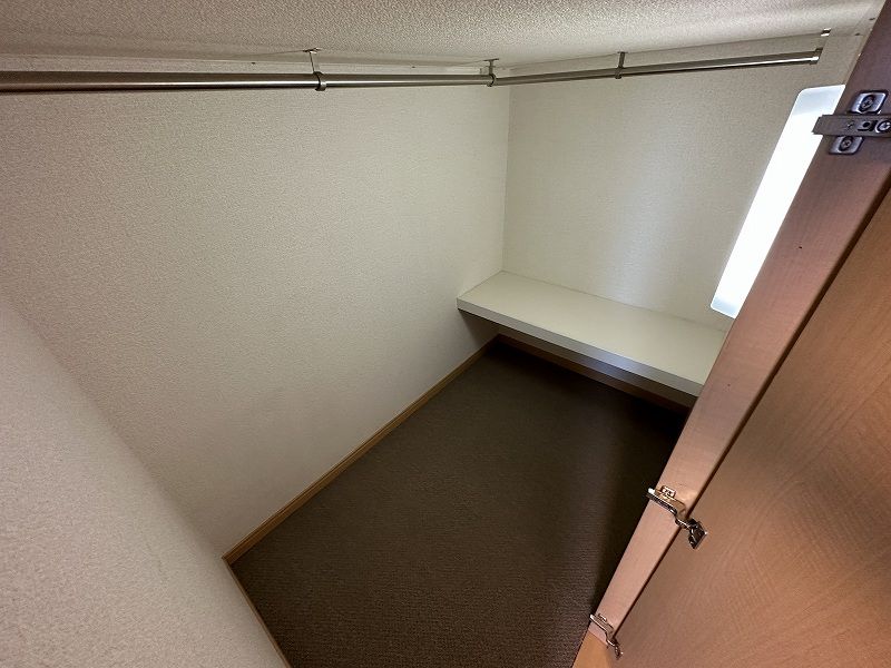 レオパレスら　べるでゅーらⅡ 収納